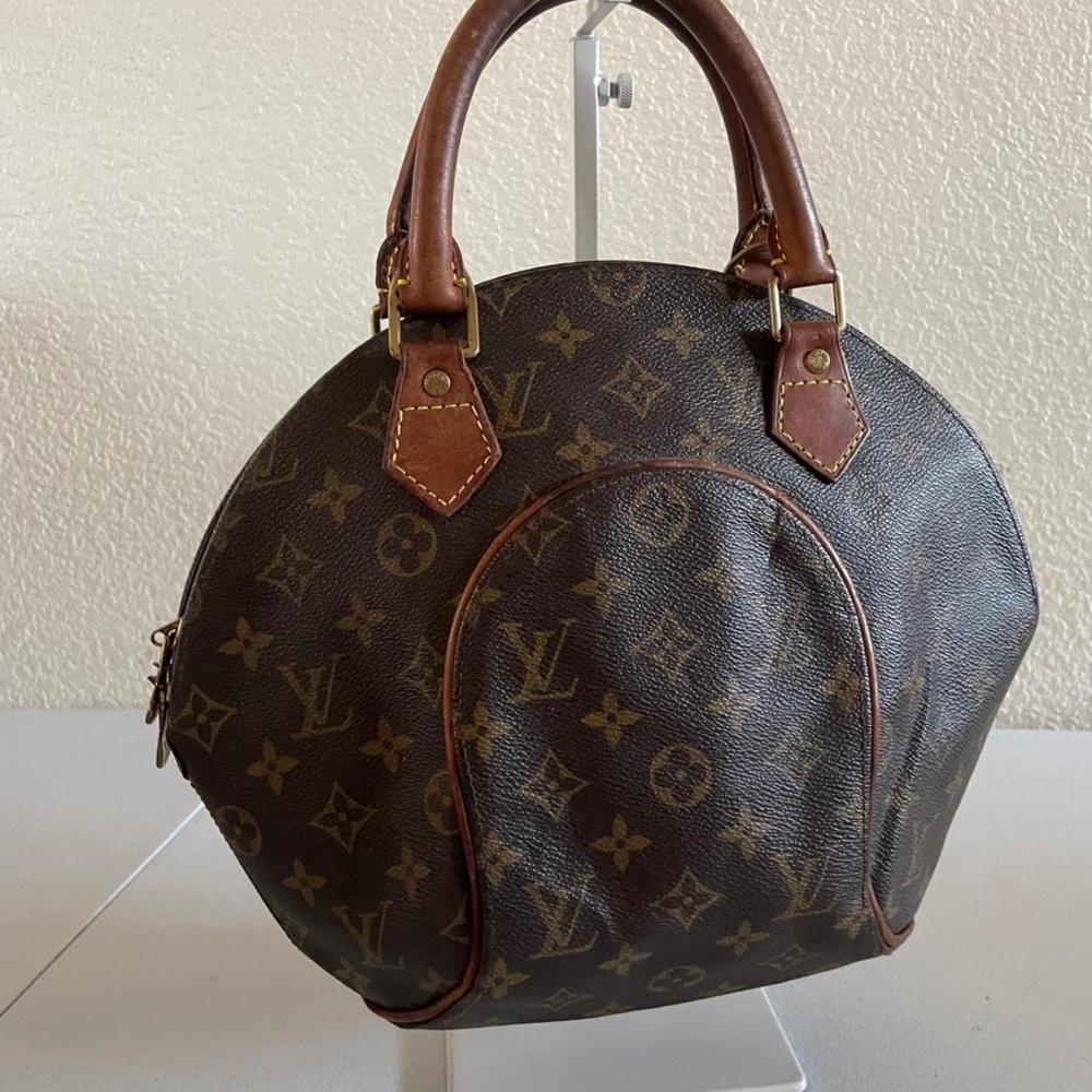 Louis Vuitton Ellipse MM bag